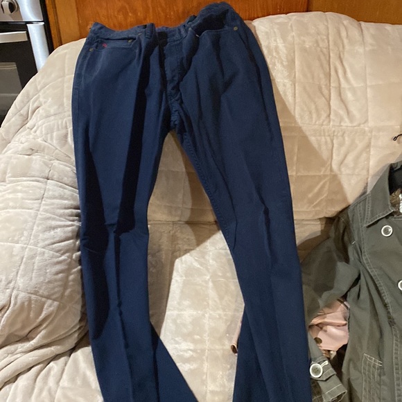 Used see right back pocket little knicks - Picture 2 of 5